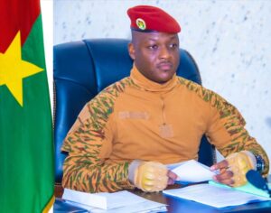 Radiation-de-03-officiers-pour-absence-irreguliere-prolongee